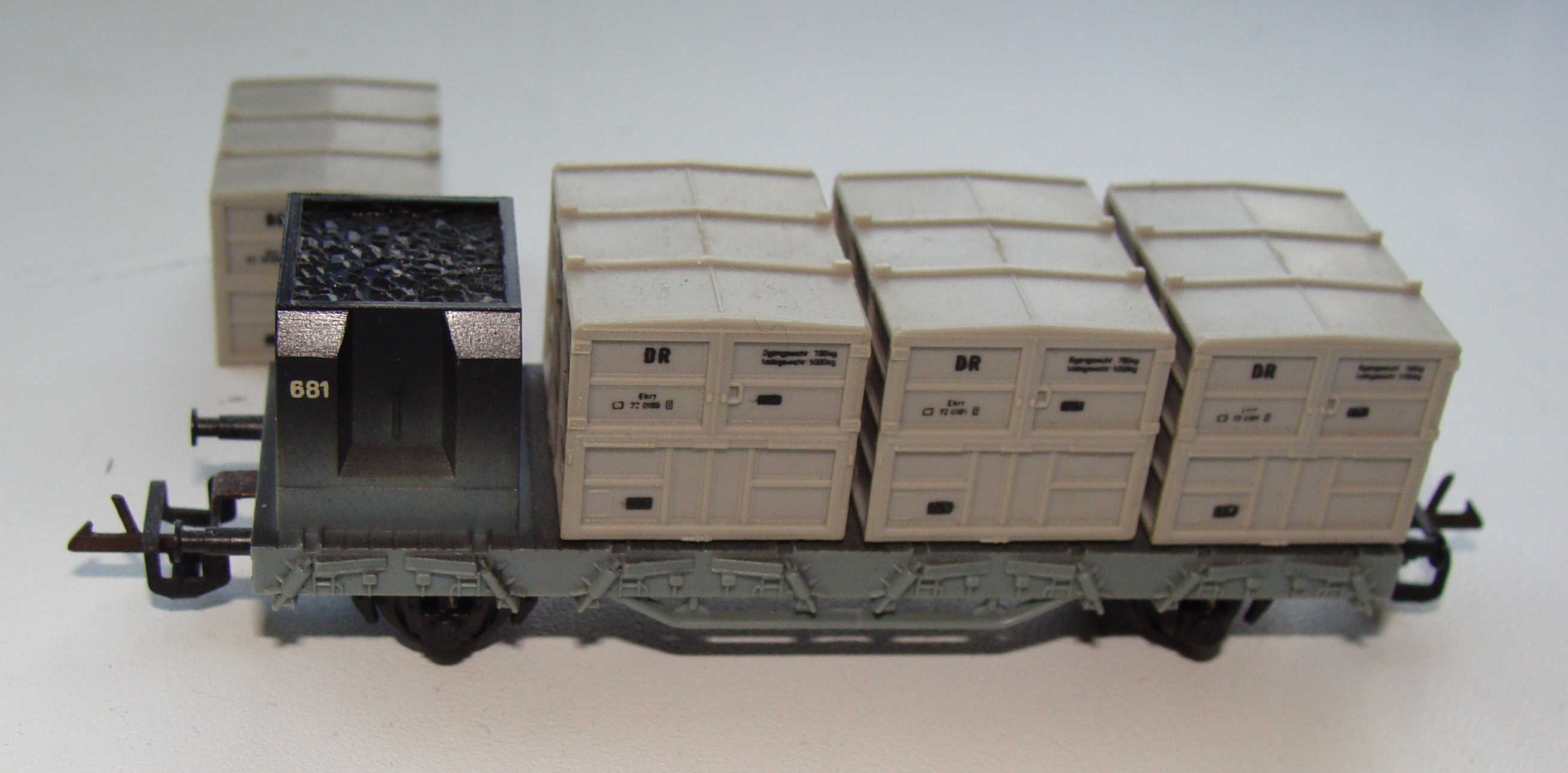 Модель  вагона для перевозки угля в контейнерах