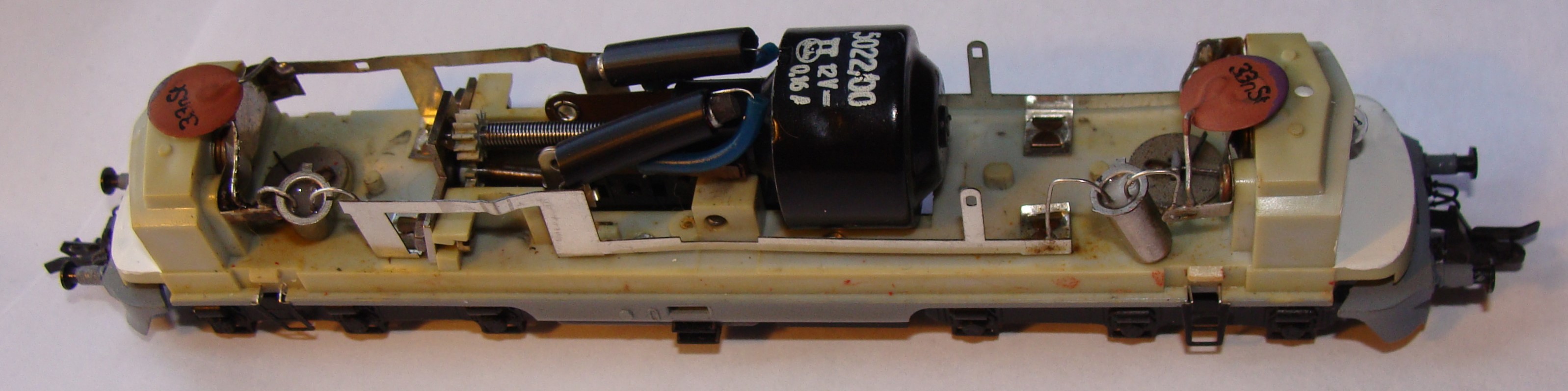 Ходовая часть модели тепловоза