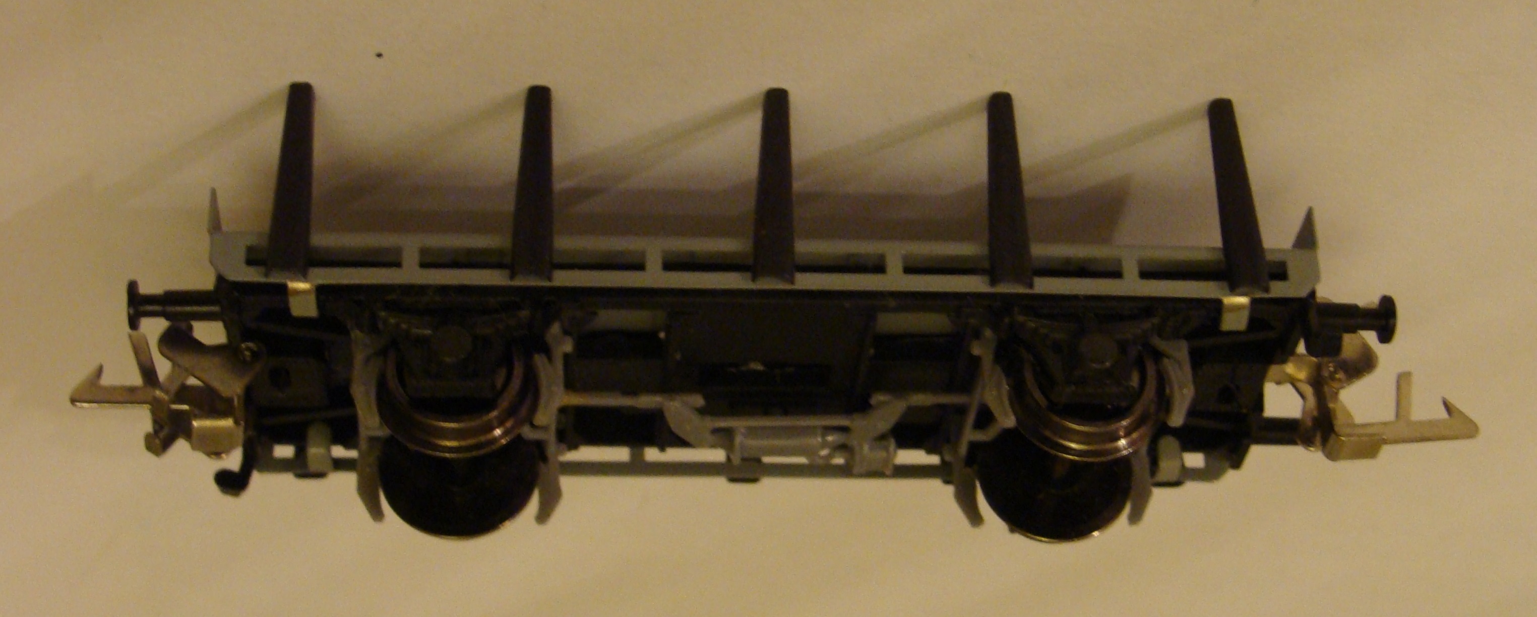 Модель платформы  металлической площадкой и крепежными стойками