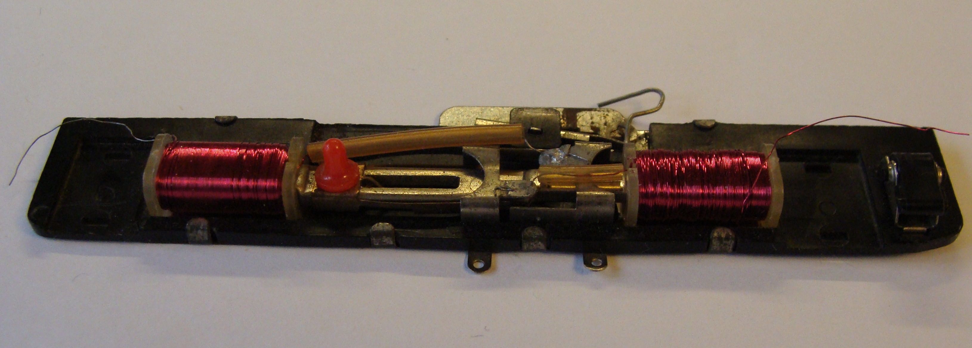 Стрелка с электромагнитным приводом первоначальной конструкции